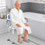 Chaise de douche réglable avec dossier et accoudoirs, siège de bain antidérapant et rembourré Eva pour personnes âgées et pour personnes à mobilité réduite, capacité de 299 lb