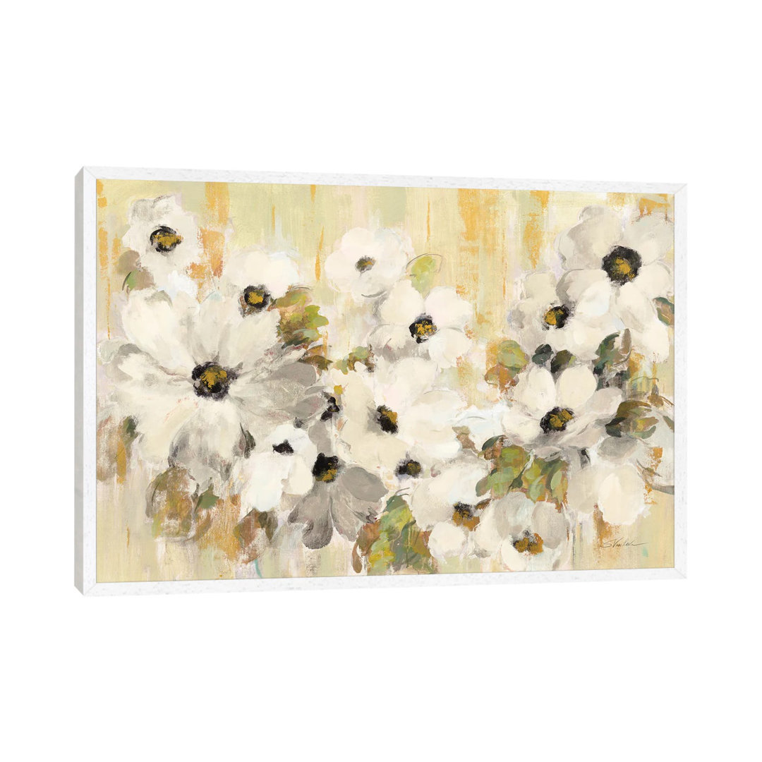 White And Green Bloom Crop von Silvia Vassileva - Galerie- Giclée