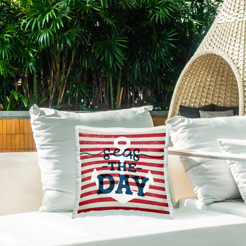 Oreiller d'extérieur imprimé à rayures Seas The Day Anchor Stripes par Daphne Polselli