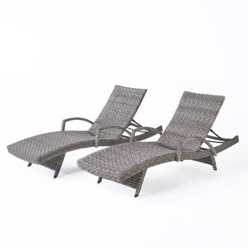 Chaise longue de patio en osier