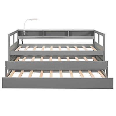 Wood Daybed With 2 Trundles