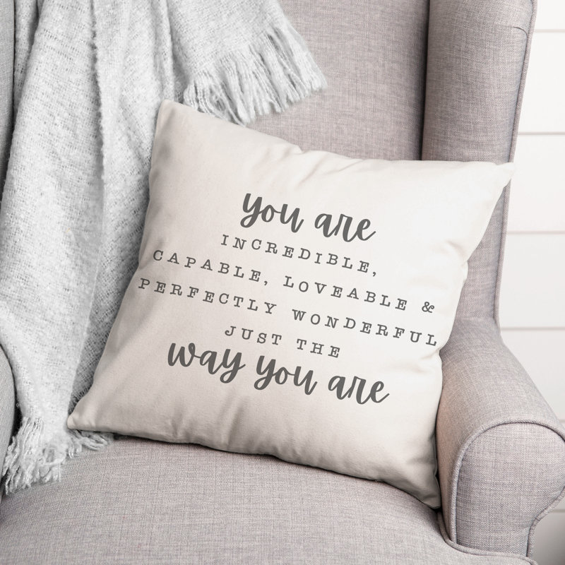 Coussin intérieur / extérieur Just The Way You Are, H 18 po x l 18 po, Carré