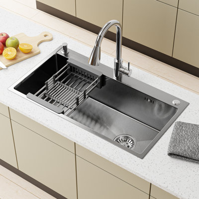 Évier de cuisine 28 po à cuve simple en acier inoxydable avec robinet rétractable