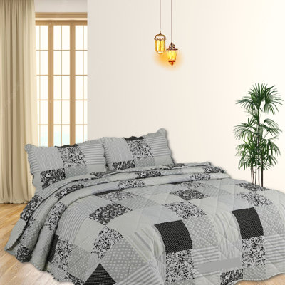 Cotton Blend Floral Bedspread with Pillowcases
