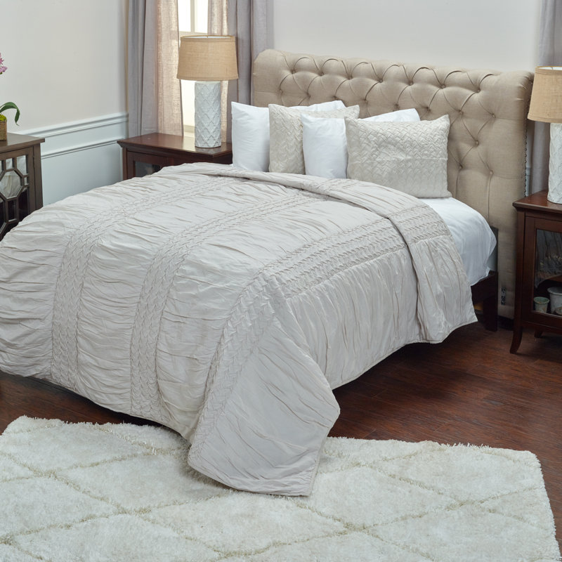 Carly Modern & Contemporary Cotton Quilt, King, White