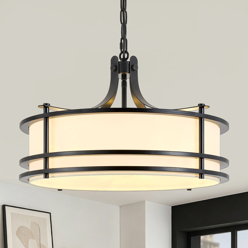 Lustre à tambour moderne de style ferme, noir mat, à 5 lumières, avec abat-jour en tissu blanc. Suspension idéale pour salle à manger, îlot de cuisine ou hall d'entrée.