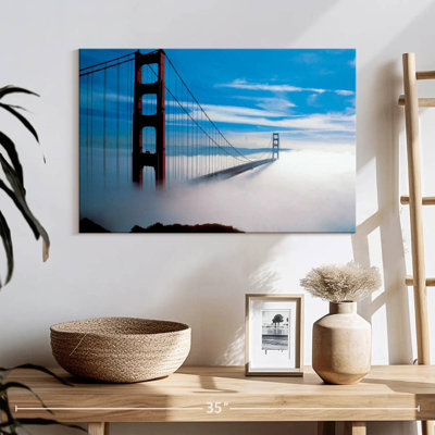 Lilie Golden Gate Bridge dans la brume