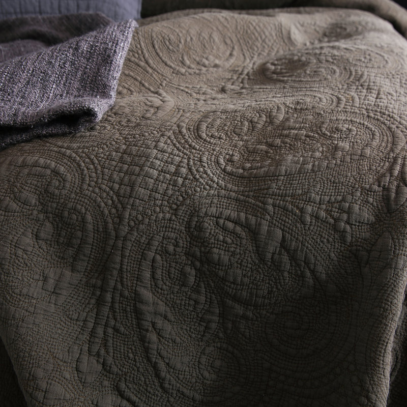 RH Traditional Cotton Plain Weave Quilt, Slate Gray, Queen