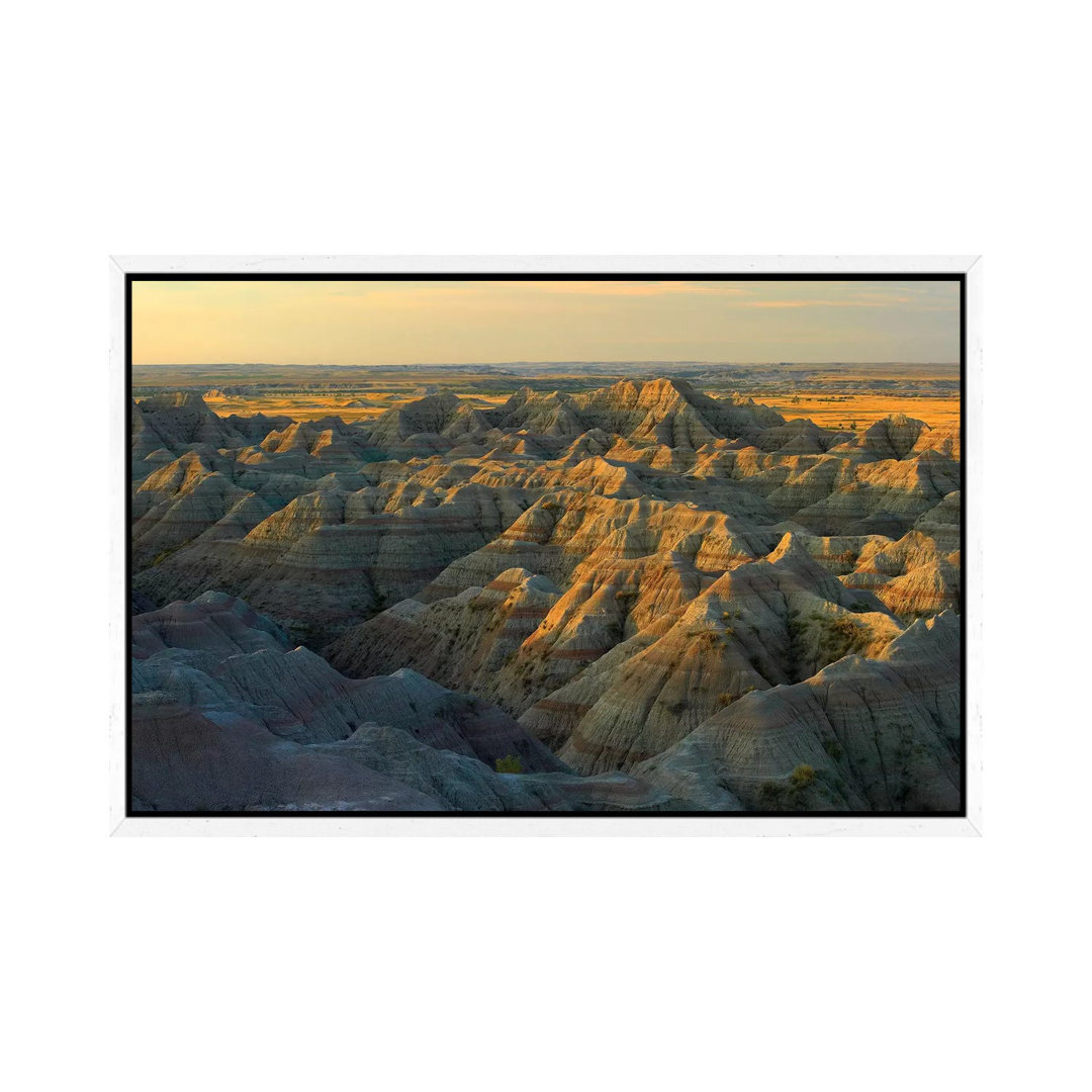 White River Overlook Showing Sandstone Striations And Erosional Features Badlands National Park SD von Tim Fitzharris - ...