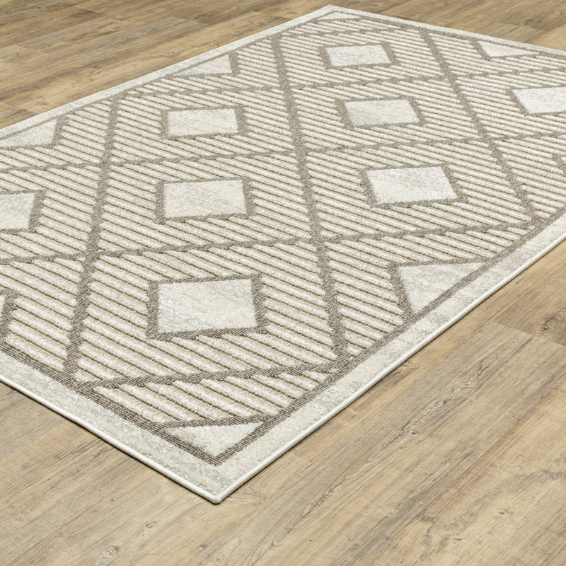 Tomiris Geometric Indoor Rug, Rectangle 3'3" x 5'