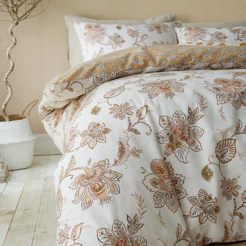 Bedding, Super King - 2 Standard Pillowcases