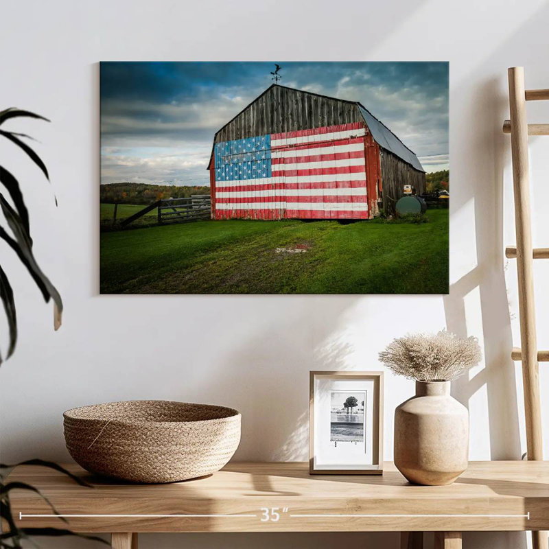 Drapeau américain sur une grange, H 16 po x l 24 po