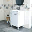 Meuble-lavabo de 24 po avec lavabo, portes doubles avec charnières à fermeture en douceur, armoire de salle de bain avec tablette ajustable, poignée en métal, lavabo en céramique, pieds réglables-126528757