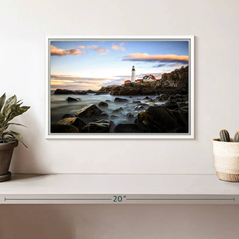 Coucher de soleil sur le phare de Portland, 13 po x 9 po, Cadre flottant blanc