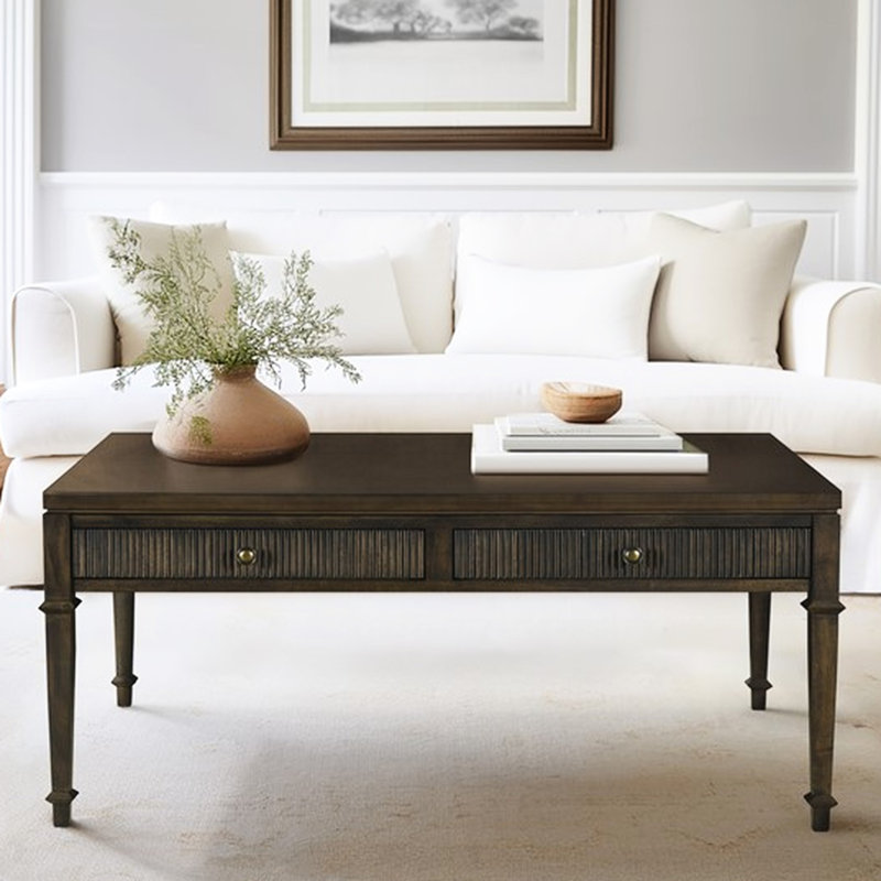 2 tables basses brun foncé pour un aménagement intérieur élégant en placage de bois avec tiroir cannelé