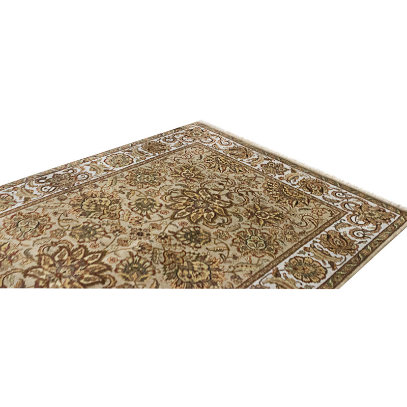 High-Quality Hand-Knotted Camel And Ivory Area Rug
