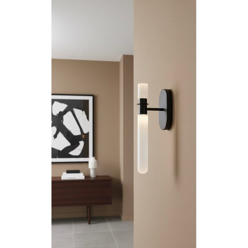 Applique murale simple en verre Strion, 1, 15.3" H x 3.9" W x 3" D