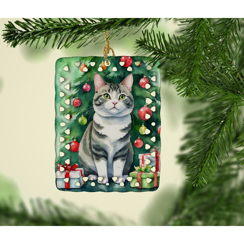 Ornement en porcelaine coréen Bobtail Cat by the Christmas Tree, Bobtail coréen