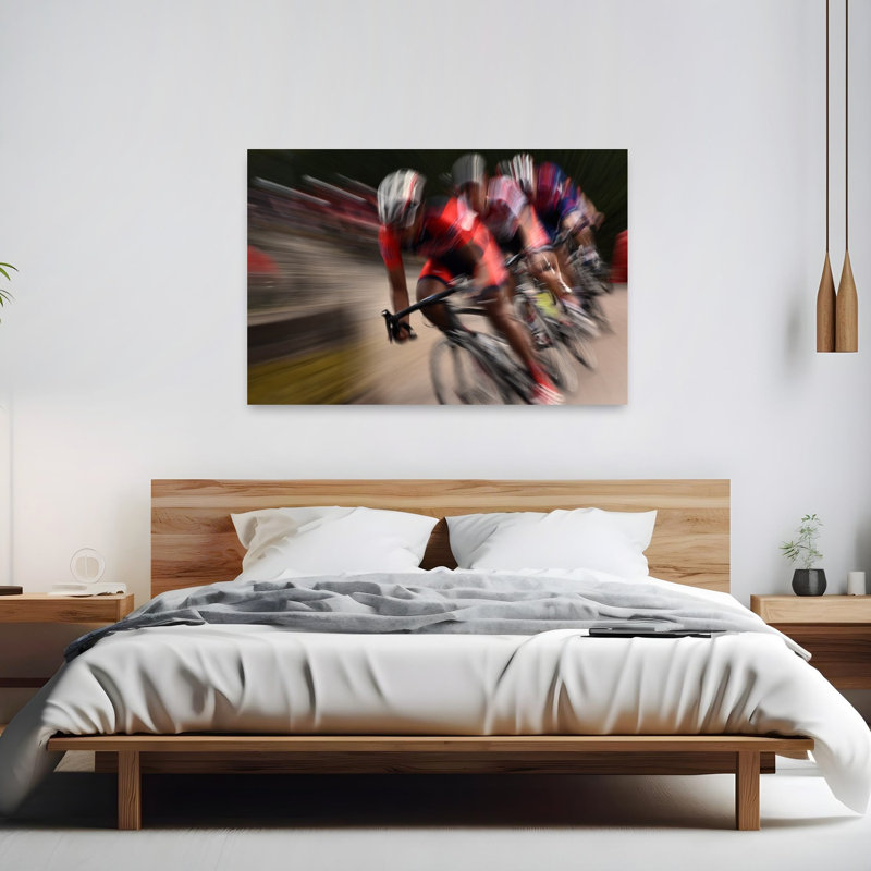 Racing Cyclists Blur Contemporary Horse Wall Art Print, H 40 po x l 60 po