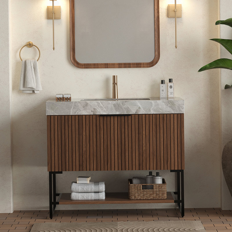 Meuble-lavabo 36 po, armoire de rangement autoportante en contreplaqué rayé avec tiroir et tablette ouverte, comptoir en pierre frittée gris clair et vasque en céramique encastrée, grain de bois noyer foncé pré-assemblé