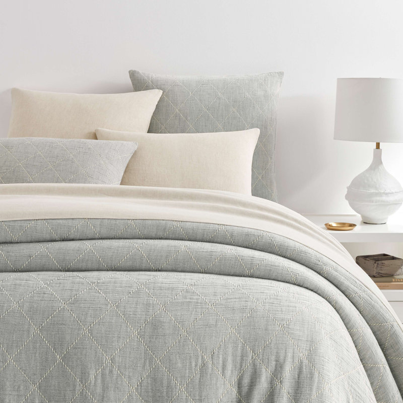 Tilden Natural/Grey Matelasse Coverlet, Full/Queen Coverlet