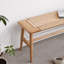 Banc en bois de chêne naturel avec une canne tissée à la main aérée et confortable - polyvalente pour n'importe quelle pièce
