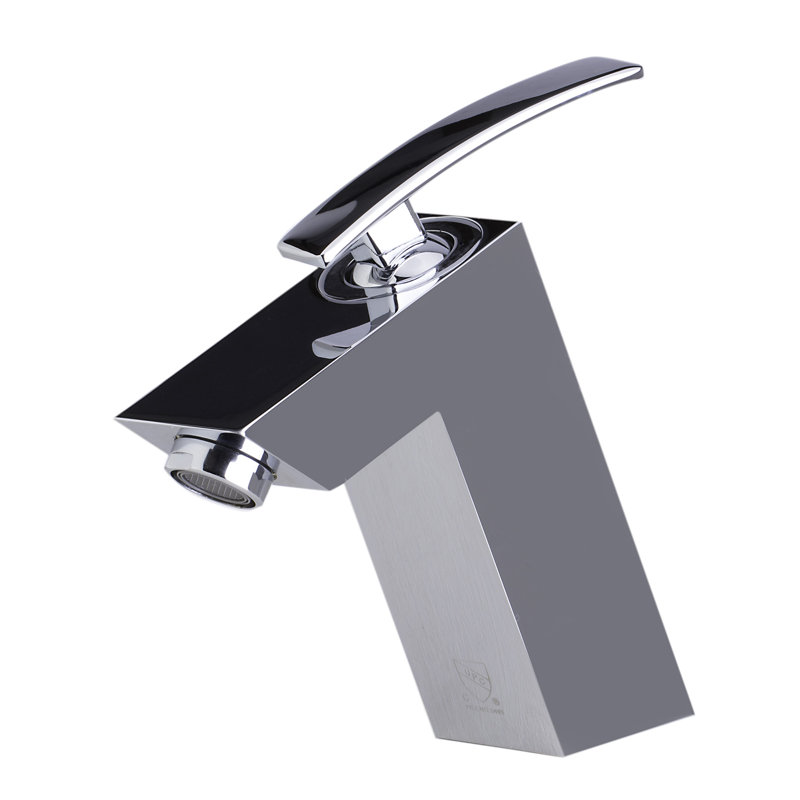 Single-Hole Single-handle Bathroom Faucet, Polished Chrome
