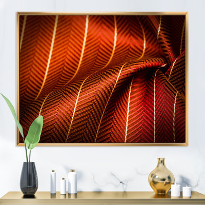 Tissu rouge rubis avec ligne dorée III - photographie sur toile