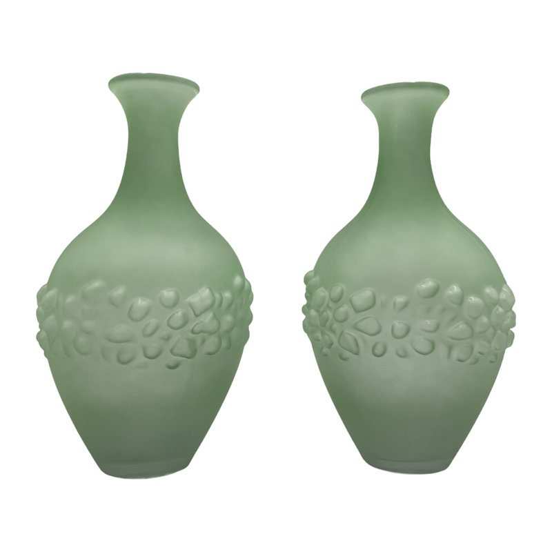 Ensemble de deux vases en verre faits à la main