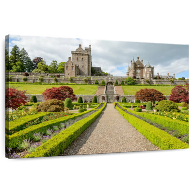 Lilie Drummond Castle Gardens