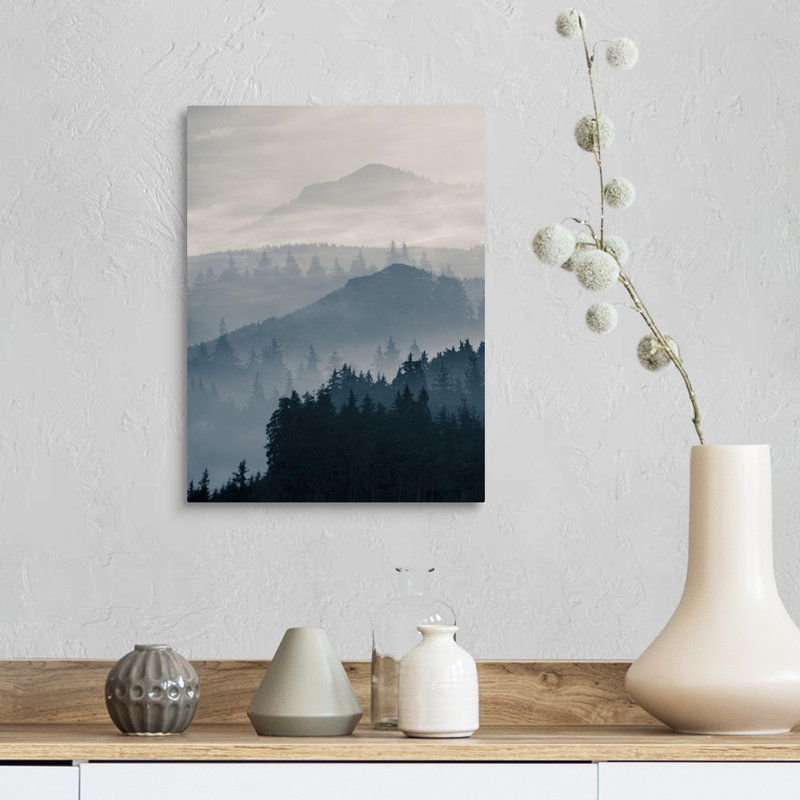 Reproduction de photo sur toile, "Blue Mountains I" par PhotoINC studio, Toile tendue, H 16 po x l 12 po x P 1,25 po