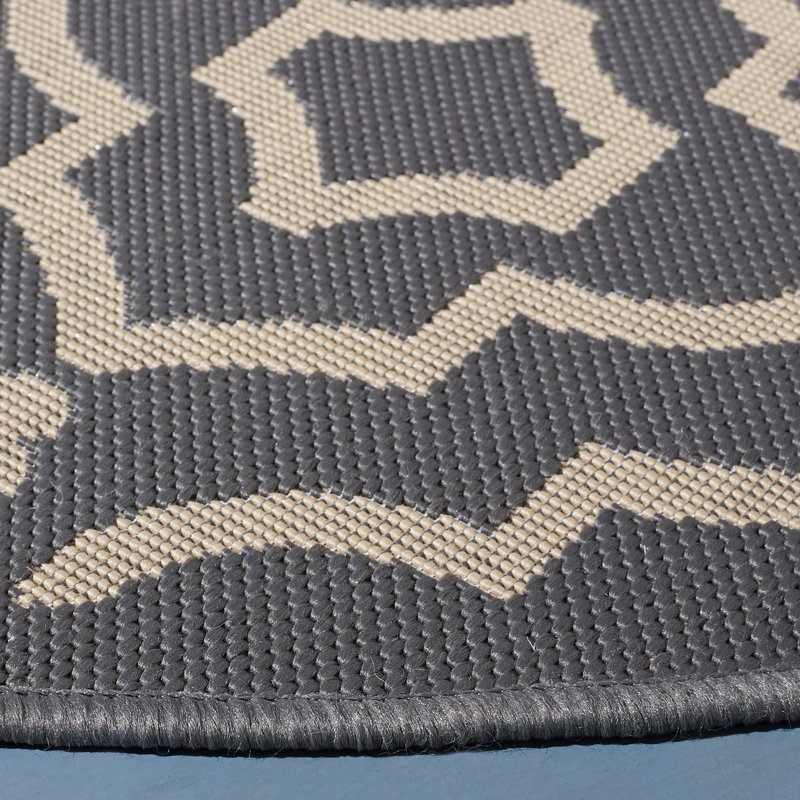 Herefordshire Performance Geometric Indoor/Outdoor Area Rug, Round 5'3"