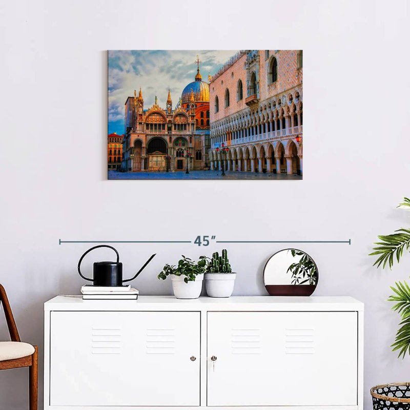 Kavia Saint Mark's Square, 20" H x 30" W