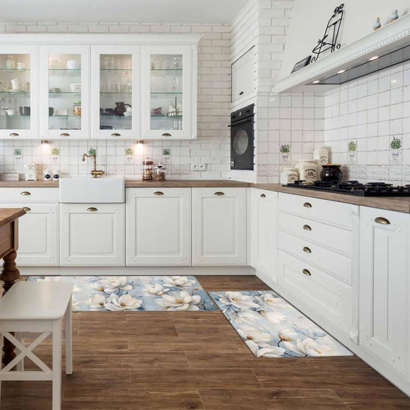 Ensemble de 2 tapis de cuisine à motif floral magnolia, aquarelle élégante pour la cuisine et la salle de bain, bleu clair et blanc