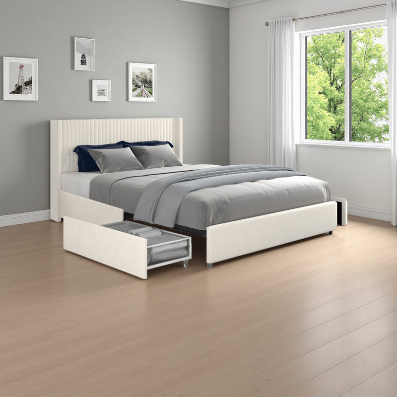 Lit plateforme tapissier à oreilles ivoire en velours, tête de lit de conception moderne avec canal serré, support de matelas à lattes en bois sans sommier tapissier