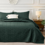 Bedsure Lightweight Summer Quilt