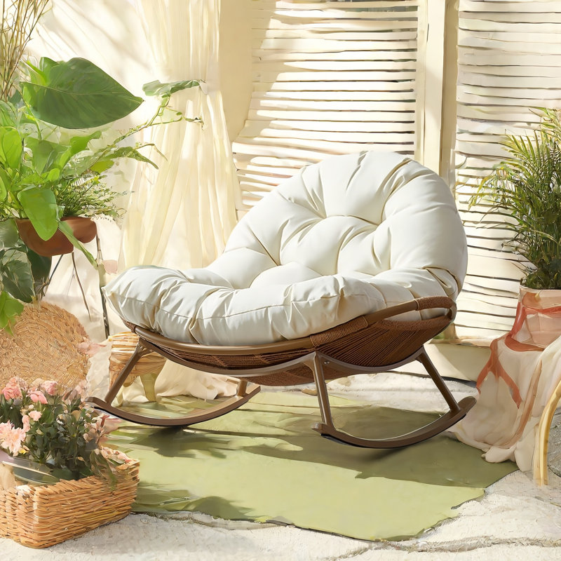 Chaise berçante moderne rembourrée