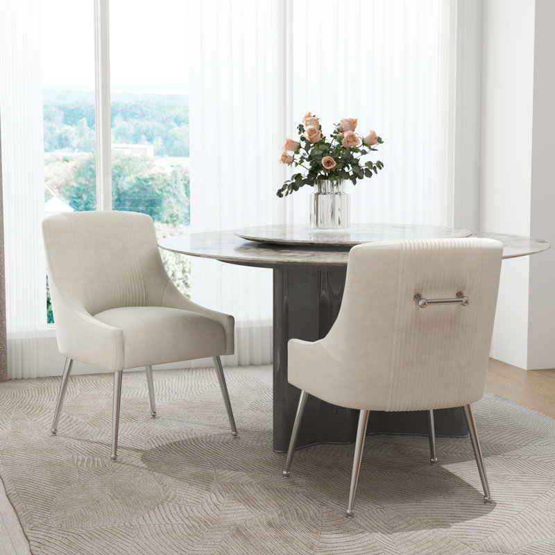 Chaise d'appoint rembourrée en velours Farr avec pieds argentés Farr, Beige