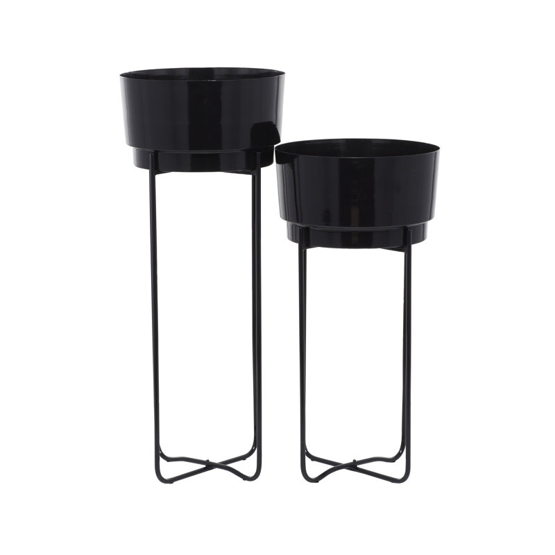 Cosmoliving by Cosmopolitan 2-Piece Iron Planter Set, Black