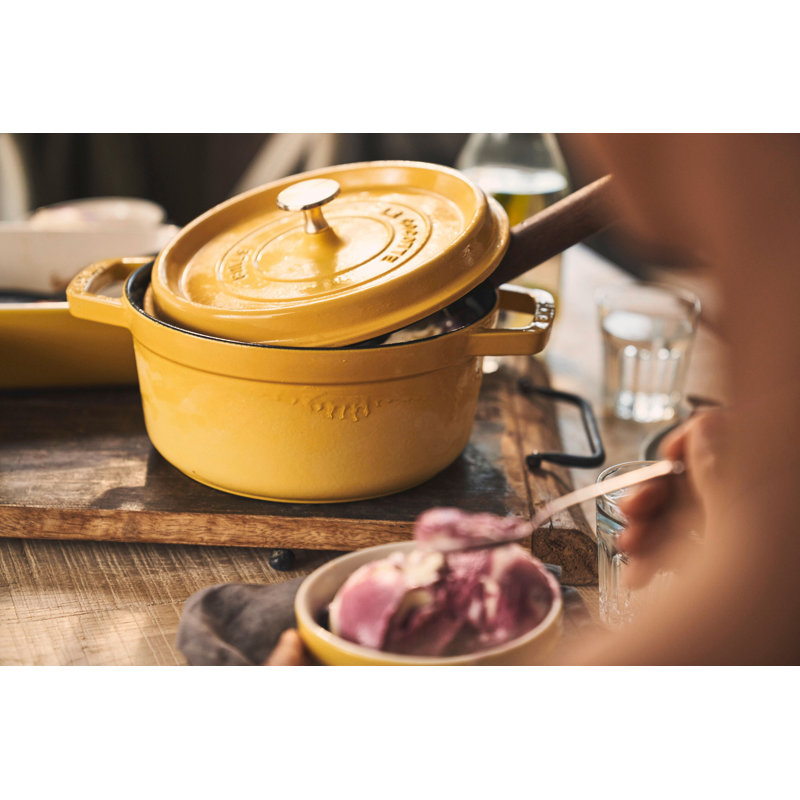 La Cocotte Cast Iron Round Cocotte, Citron, 5.5 quarts