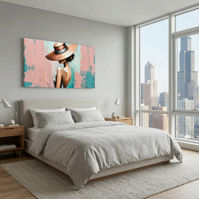 Femme portant un chapeau à larges bords sur fond rose et turquoise, tableau sur toile