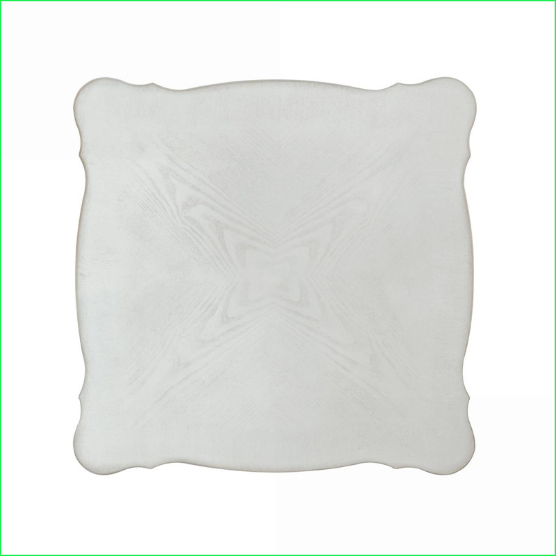 Table basse traditionnelle Bone White avec tablette inférieure et attrait intemporel pour les espaces de vie