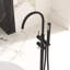 Bec de baignoire au sol avec douchette-93589372