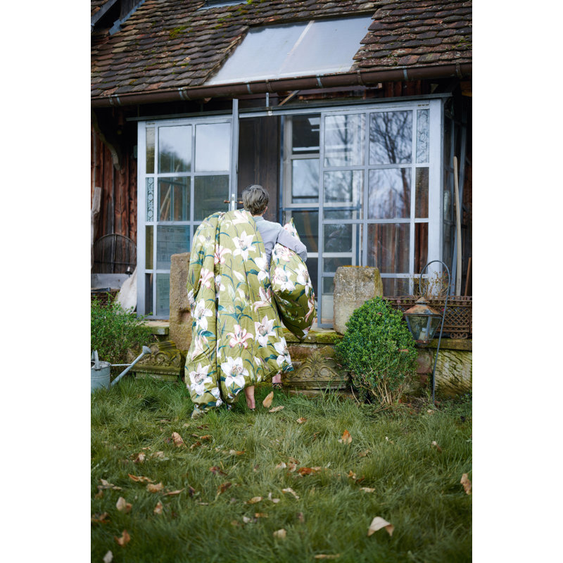 Connhal Green, 135cm W x 200cm L