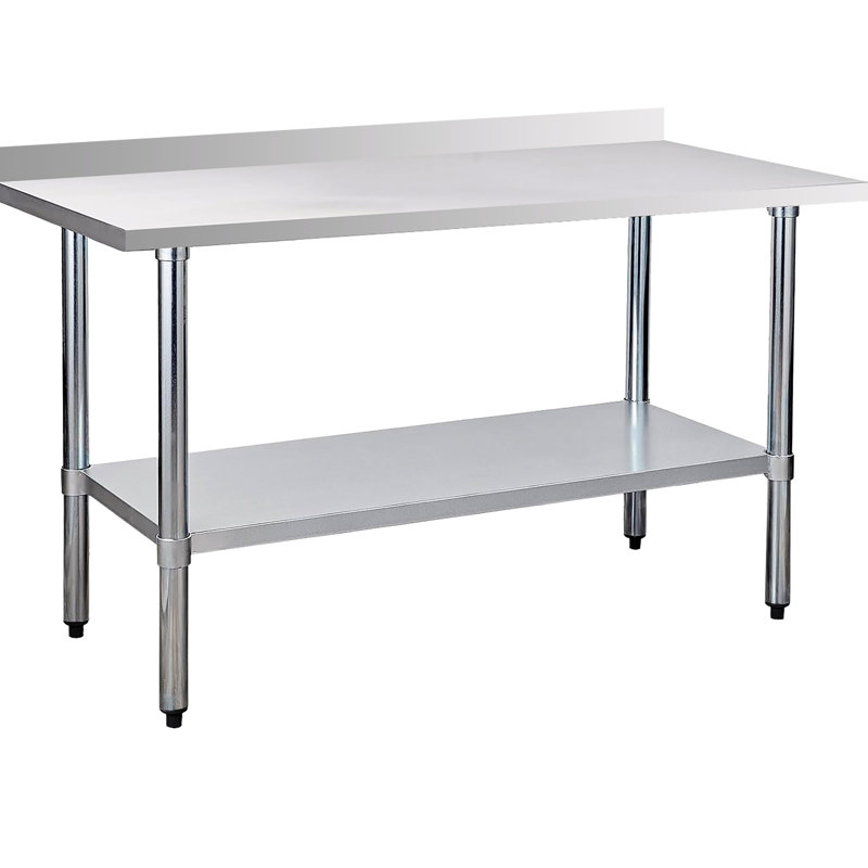 Table en acier inoxydable 24 po x 60 po avec dosseret de 4 po, calibre 18, pour un entretien et un nettoyage faciles dans les cuisines commerciales, les restaurants et les services de traiteur. Optimisation de l'efficacité des cuisines.