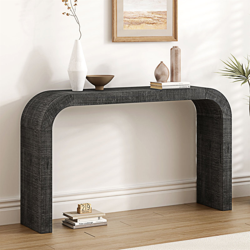 Console minimaliste avec des lignes élégantes et un bord en forme d'arc, Noir