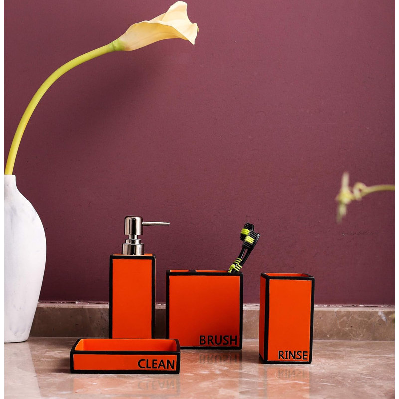 Bathroom accessory set