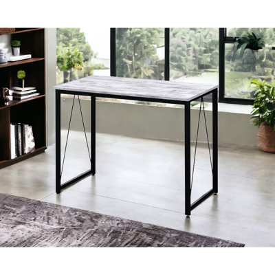 Bureau blanc et noir antique - Construction robuste et élégante. Plateau rectangulaire avec piètement en métal de 15 mm d'épaisseur. Structure en bois composite en forme de V. Prix abordable. Espace généreux pour les jambes.
