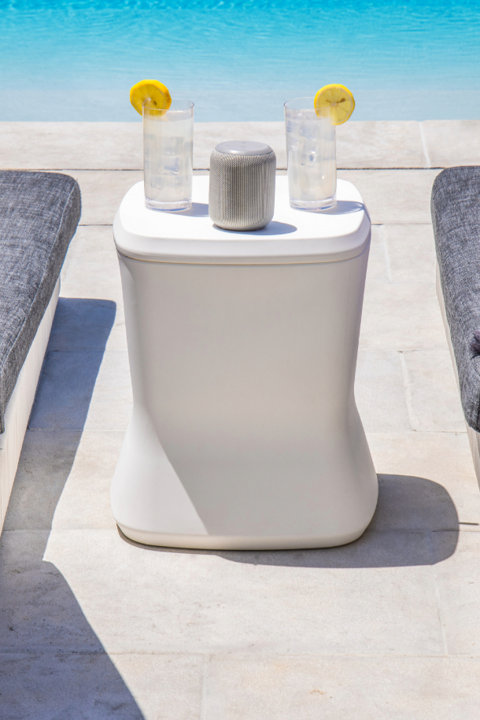 Tables/Coolers