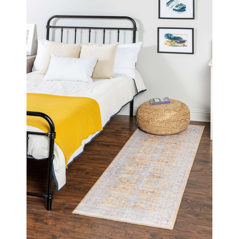 Tapis oriental jaune / ivoire / bleu clair Saphira, Tapis de couloir 2 pi x 6 pi